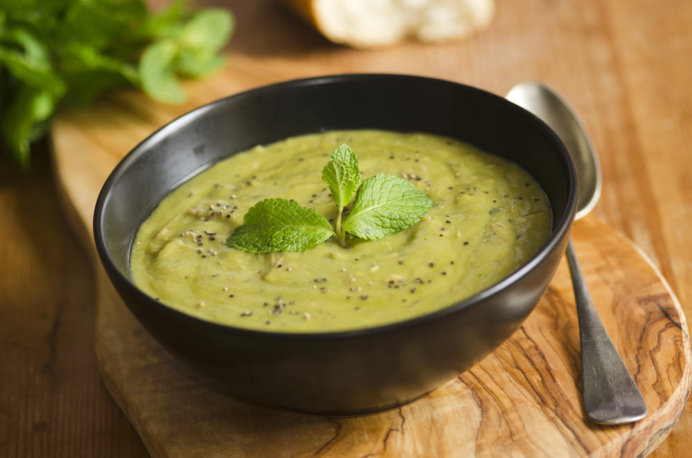 Zuppe e minestre mediterranee: gusto e salute tutto l’anno - Sapori News 