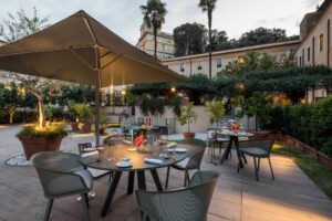 Scopri Contempo, il ristorante a Roma che unisce cucina romana e creatività. Vivi sapori, musica e emozioni nel cuore di Trastevere.