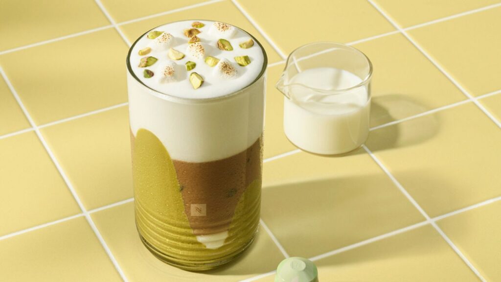 Nespresso estate 2025: caffè freddo e stile anni ’90 in città - Sapori News 