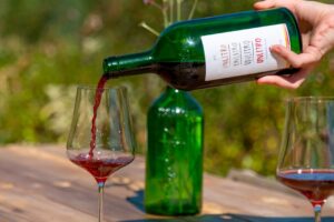 Unlitro 2024 di Ampeleia è il rosso conviviale e fresco della Maremma, ideale da condividere. Ora disponibile online e in cantina