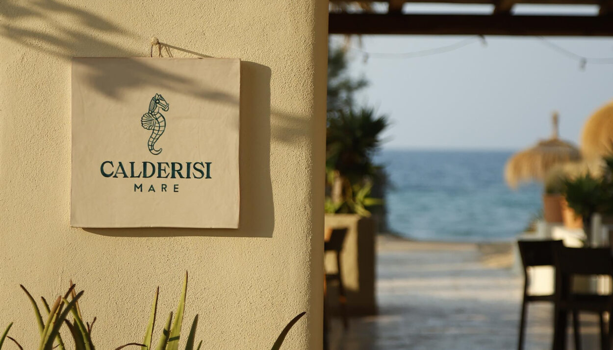 Scopri Calderisi Mare, beach club esclusivo in Puglia tra mare, cucina gourmet ed eventi. Vivi un'estate indimenticabile!