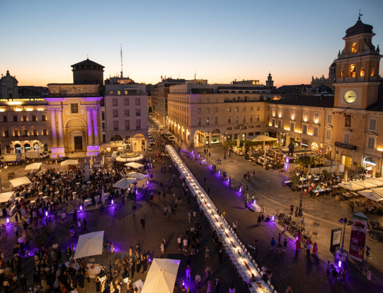Cena dei Mille 2025 a Parma con menu stellato, grandi chef e prodotti eccellenti della Food Valley. Posti limitati, non perdere l’evento!
