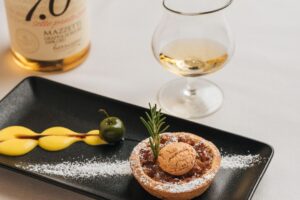 Vivi l’esperienza gourmet di Materia Prima by Mazzetti d’Altavilla tra piatti d’autore e grappe d’eccellenza nel cuore del Monferrato.