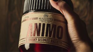 Animo è il whisky italiano di Mazzetti: intenso, artigianale e innovativo. Un distillato unico che unisce tradizione e visione futura