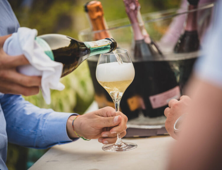 Festival Franciacorta 2025 a La Montina tra vino, arte e musica. Degustazioni, visite e Sunset Party. Posti limitati, prenota subito!
