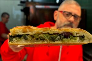 Scopri Otto Pizza a Milano: panuozzo di Gragnano e pizza nel ruoto, sapori autentici campani con grani antichi e ricette di famiglia.