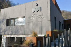 I vini iconici di Joško Gravner arrivano in Piemonte con Maison Massucco: un’esclusiva esperienza tra eccellenza e visione autentica.
