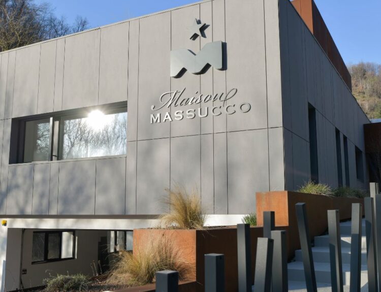 I vini iconici di Joško Gravner arrivano in Piemonte con Maison Massucco: un’esclusiva esperienza tra eccellenza e visione autentica.