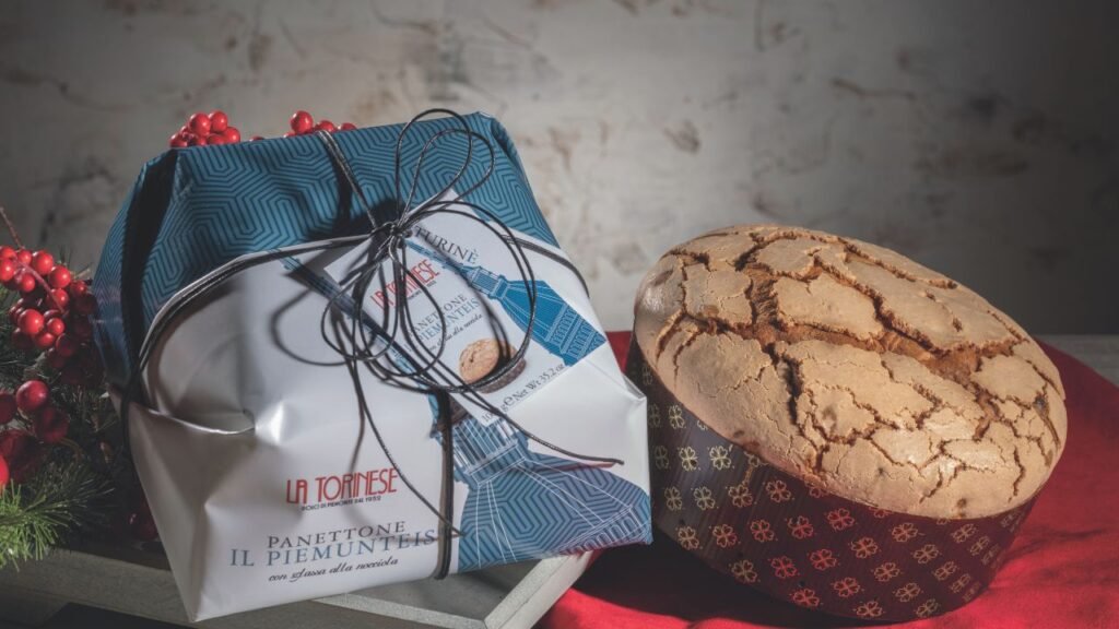 Progetto-senza-titolo-2025-10-26T205652.636-1024x576 Panettoni e dolci Natale 2025: idee regalo d’autore