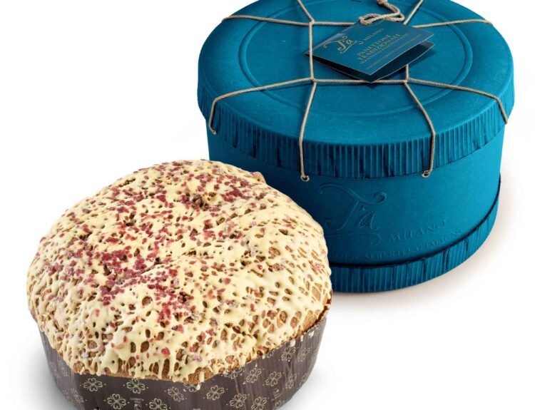 T’a Milano: per il Natale 2025 l'elegante il Panettone in Cappelliera lamponi e crema di pistacchio
