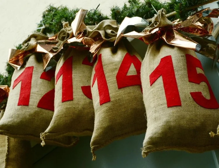 Scopri i migliori calendari dell’Avvento food 2025: cioccolato, tè, gin e delizie gourmet per rendere unico il tuo Natale!