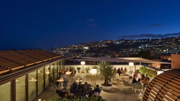 SaporiNews-PANORAMA_TERRAZZA_Hotel-de-Bonart-Naples-Curio-Collection--580x326 SaporiNews PANORAMA_TERRAZZA_Hotel de Bonart Naples Curio Collection -