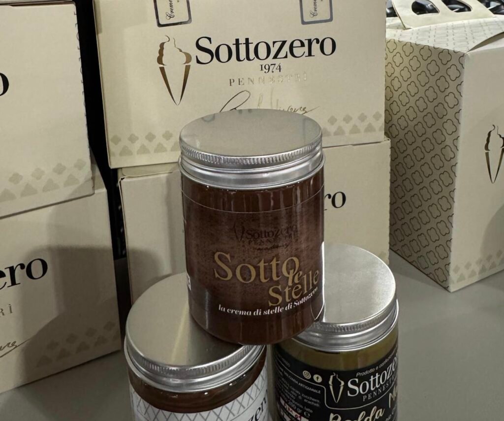 SaporiNews-Panettone-Gelato-la-nuova-frontiera-del-Natale-secondo-Sottozero--1024x855 Panettone Gelato, la nuova frontiera del Natale secondo Sottozero