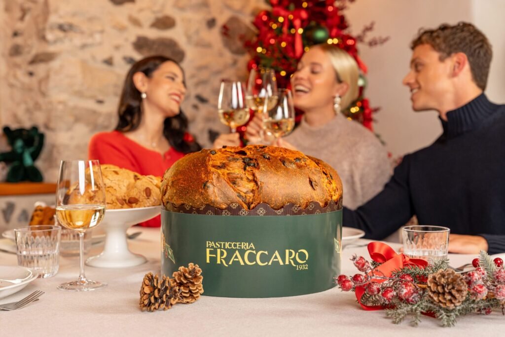 SaporiNews-Pasticceria-Fraccaro_Lifestyle_12-1024x683 I Panettoni del Natale 2025: artigianali, gourmet e da collezione