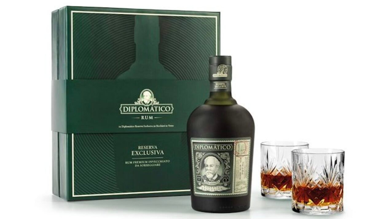 foto del cofanettio natalizio 2025 di Rum Diplomático