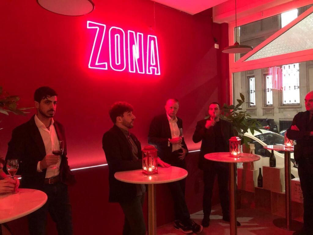SaporiNews-ZONA-Locanda-alla-moda-il-format-smart-cool-che-reinventa-la-convivialita-a-Milano-1024x768 ZONA - Locanda alla moda, il format smart & cool che reinventa la convivialità a Milano