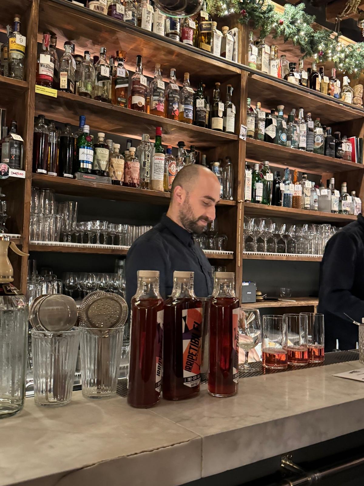 PHOTO-2025-12-18-17-04-00 Aperitivo Irripetibile a Milano! L’esperienza unica che non si ripete mai