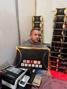 PHOTO-2025-12-18-19-28-56-263x350 Panettoni artigianali 2025, il racconto di un’Italia che ... lievita