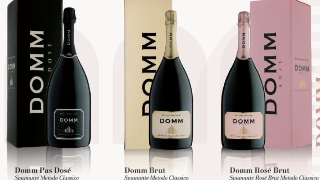 Progetto-senza-titolo-2025-12-07T122951.309-1024x576 Vini e cofanetti enologici da regalare a Natale 2025