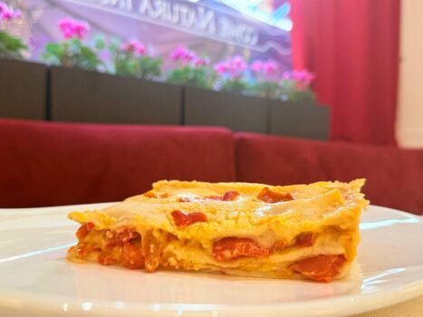 ILLUGHINO_lasagnaaipeperoni3-467x350 Milano Cortina 2026: olimpiadi a tavola. I ristoranti da non perdere