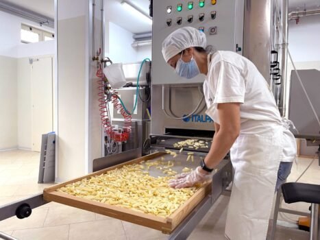 IMG_0384-scaled-1-2048x1536-1-467x350 