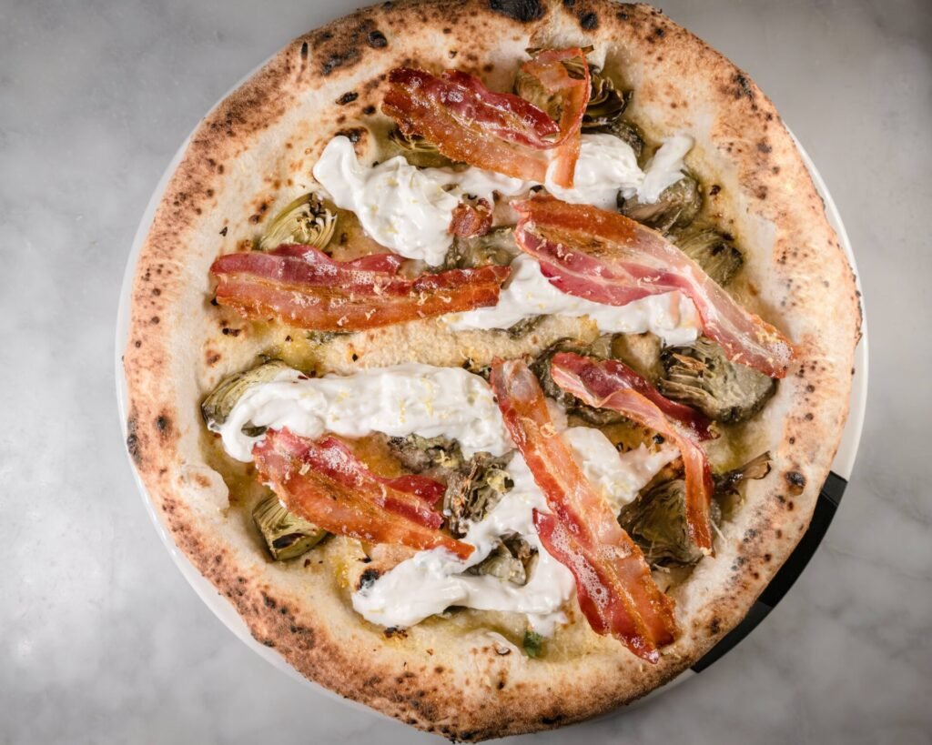 Pizza-Jill-1024x819 Enzo Coccia racconta la storia di Napoli con “Metti il disco”