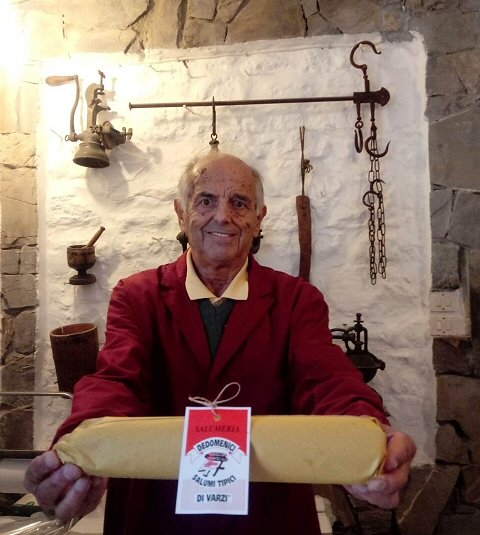Scopri il Salame di Varzi DOP Dedomenici: qualità artigianale dal 1799. Gusto autentico, tradizione viva. Non perderlo! Saporinews
