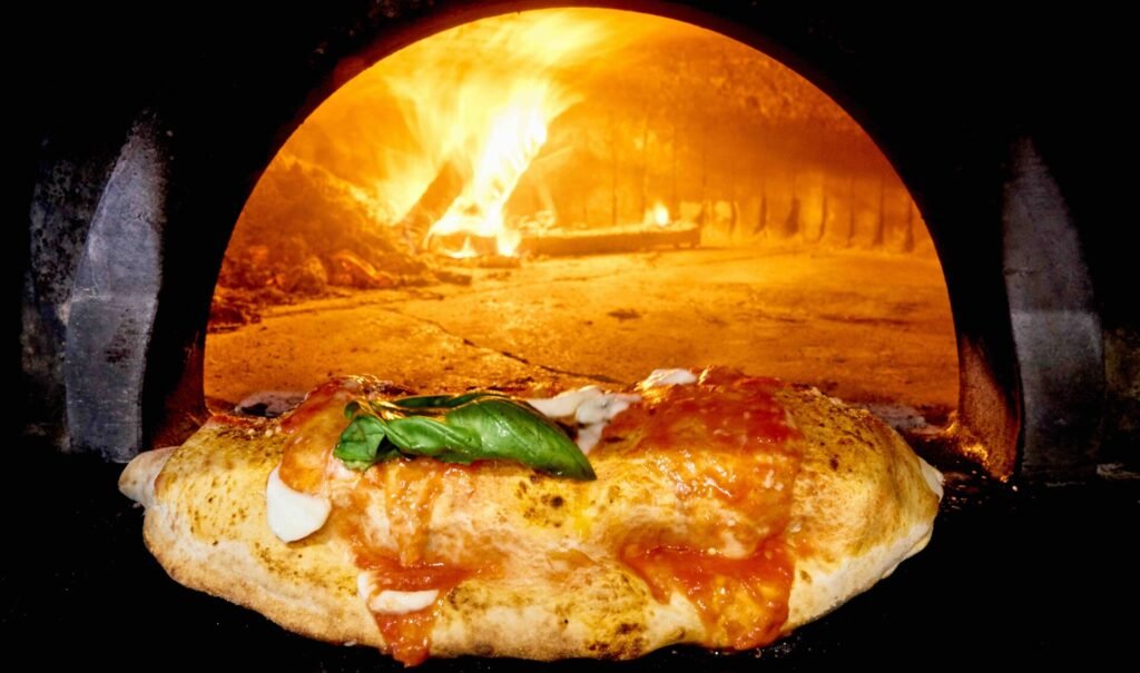 forno-1024x605 Enzo Coccia racconta la storia di Napoli con “Metti il disco”