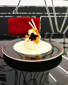 image002-282x350 La Pavlova agli agrumi caramellati: la leggerezza secondo L’Arabesque Café