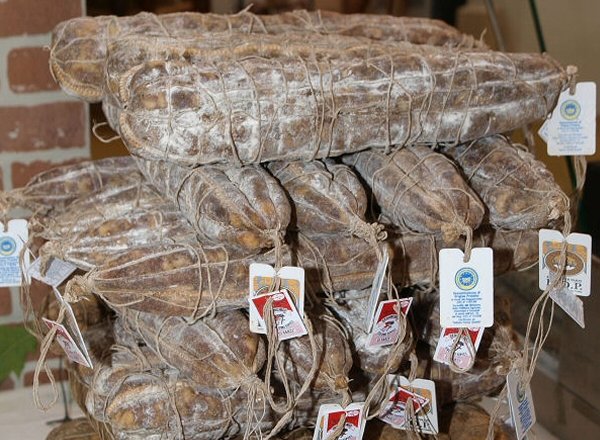 salame_cucito_doppio_pila Salame di Varzi DOP: la tradizione Dedomenici dal 1799