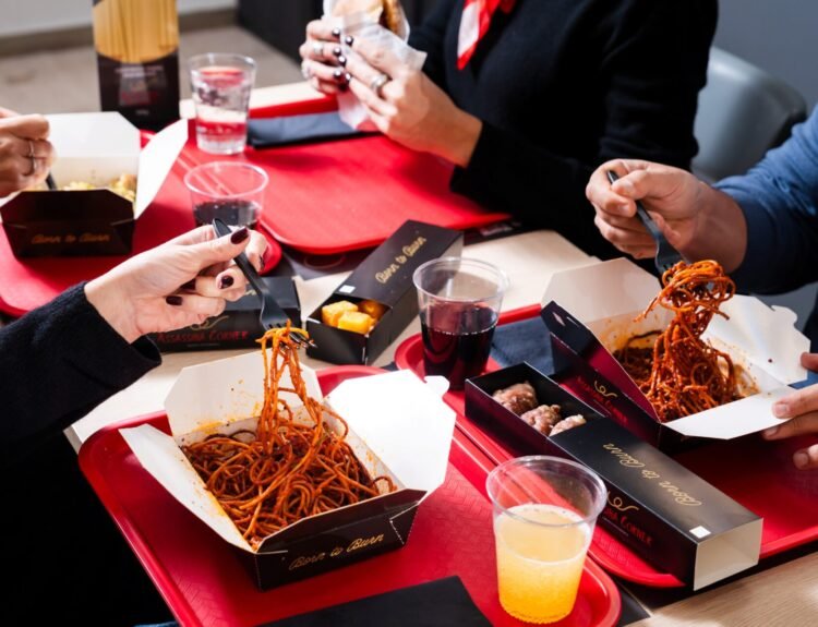 ASSASSINA CORNER Milano: nasce il fast food all’italiana degli spaghetti all’assassina