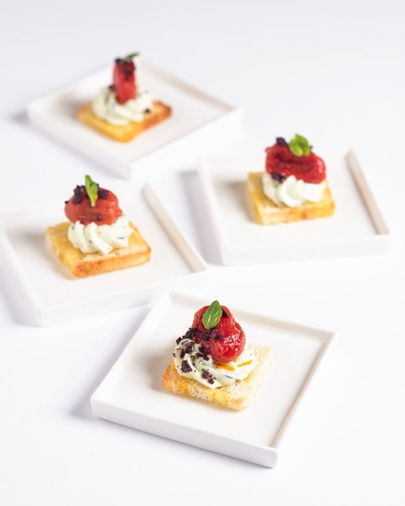 CROSTINI-CON-RICOTTA-AL-BASILICO-E-POMOTTO-DAMICO-819x1024 D’amico presenta Pomotto: Il nuovo Pomodorino Italiano