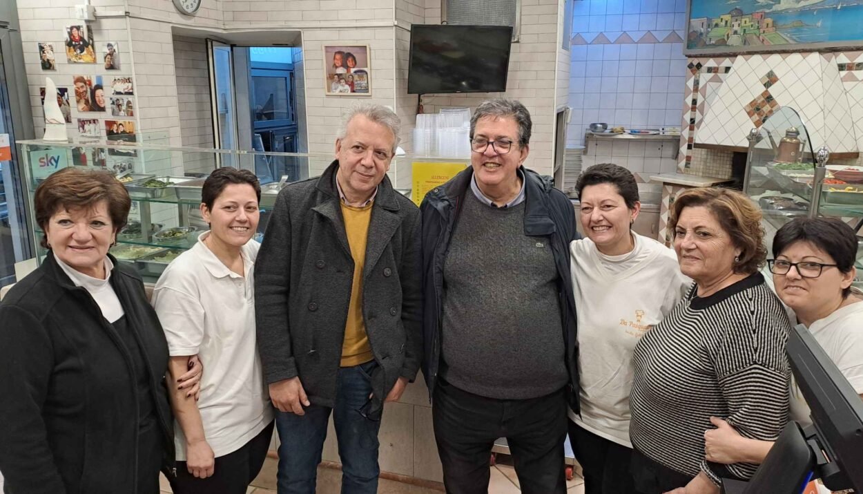 Luciano Pignataro con la famiglia Gallifuoco