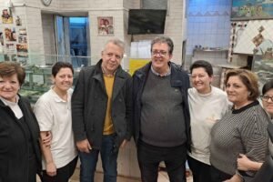 Luciano Pignataro con la famiglia Gallifuoco