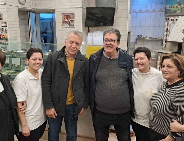 Luciano Pignataro con la famiglia Gallifuoco