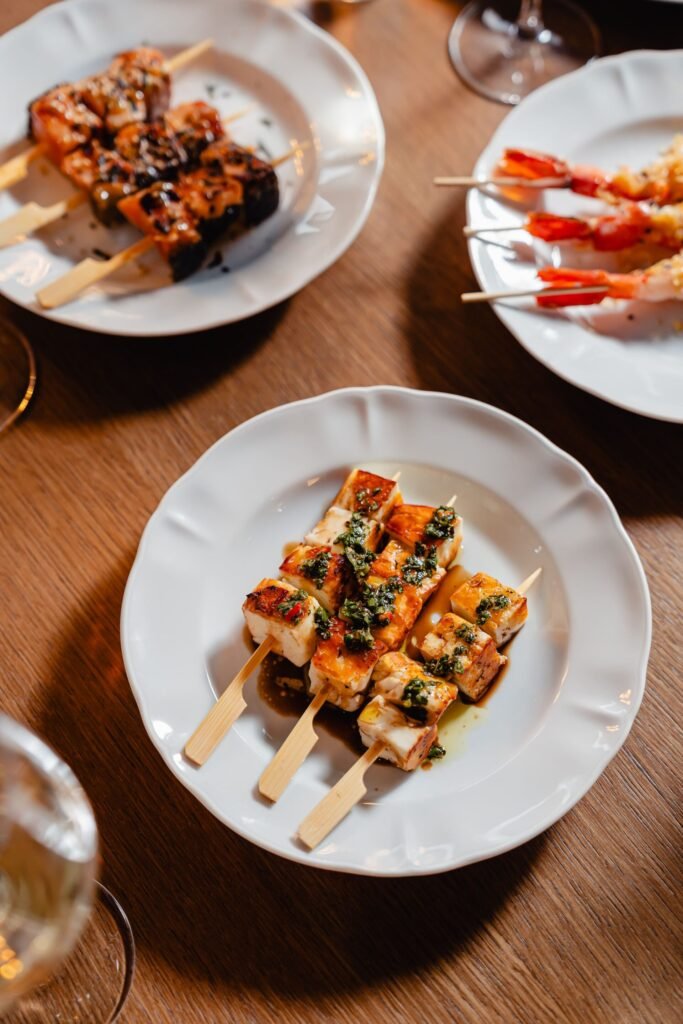 09092025_bluesquareHR-19-copia-683x1024 Bluesquare Milano conquista Tortona, aperitivo lungo e serate live nel locale più cool del momento