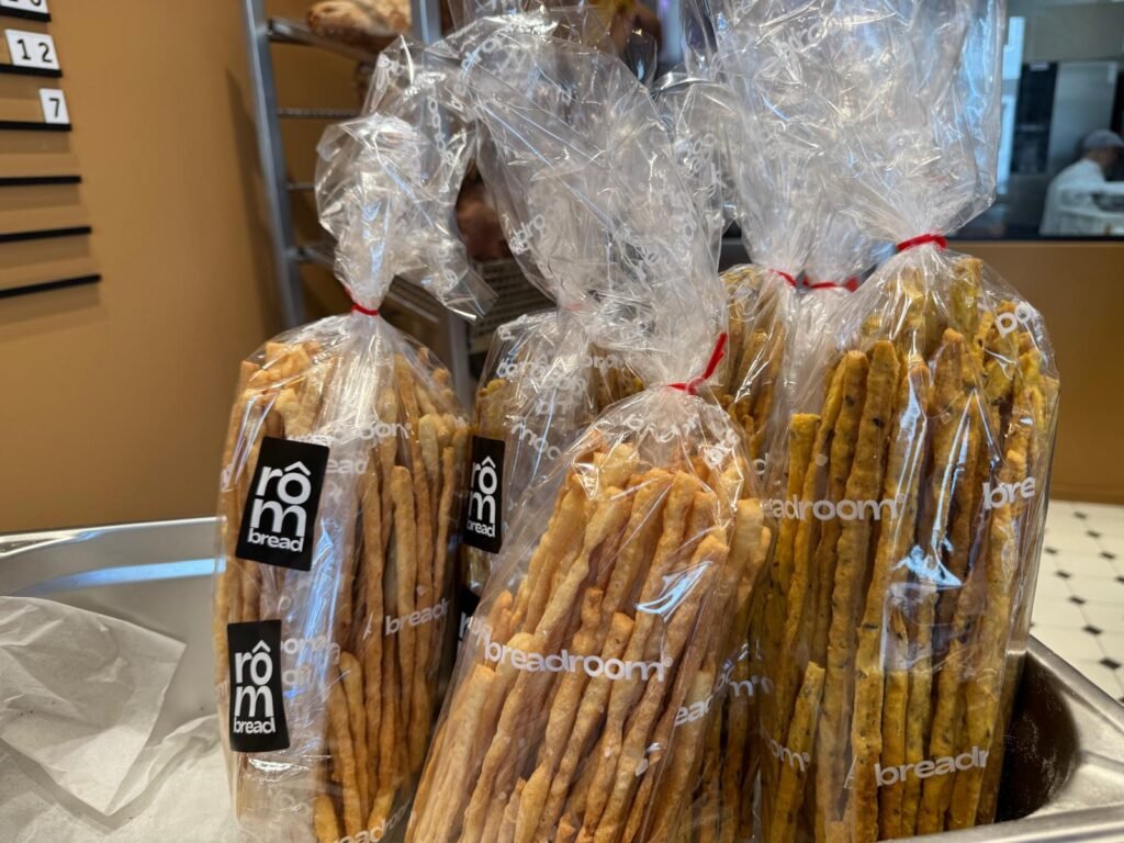 8WhatsApp-Image-2026-04-04-at-11.39.41-1-1024x768 Breadroom: dove il pane di famiglia diventa esperienza, tra radici pugliesi e gusto contemporaneo
