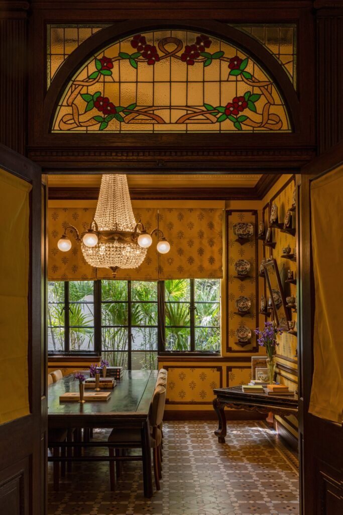 90d3fcc1-0f8c-7f7d-c3ab-7bd989c2eb20-683x1024 Mi Shang Prada Rong Zhai entra nella Guida Michelin 2026