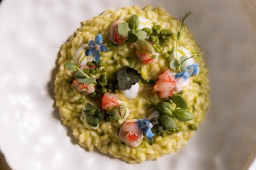 Ristorante-Rubacuori_Risotto-ai-piselli-freschi-con-gambero-rosso-e-cremoso-di-burrata-525x350 Ristorante Rubacuori proposte primavera, il nuovo risotto gourmet di Domenico Mozzillo celebra la bella stagione