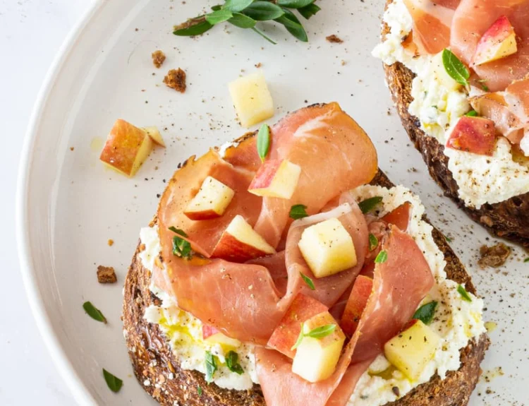 Ricette gustose con le mele dalla colazione alla cena