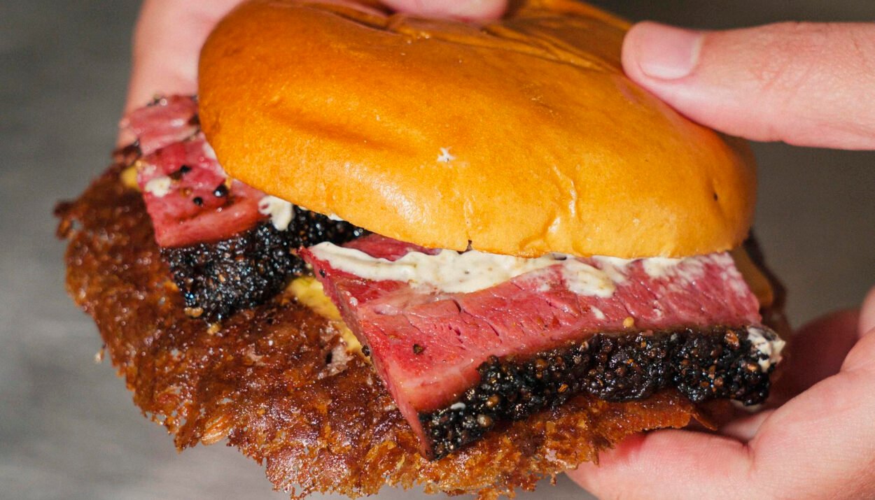 Street Smash Burgers: il Pastrami Burger in Italia