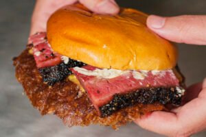 Street Smash Burgers: il Pastrami Burger in Italia
