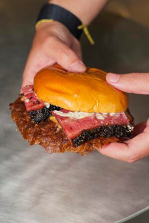 Street Smash Burgers: il Pastrami Burger in Italia