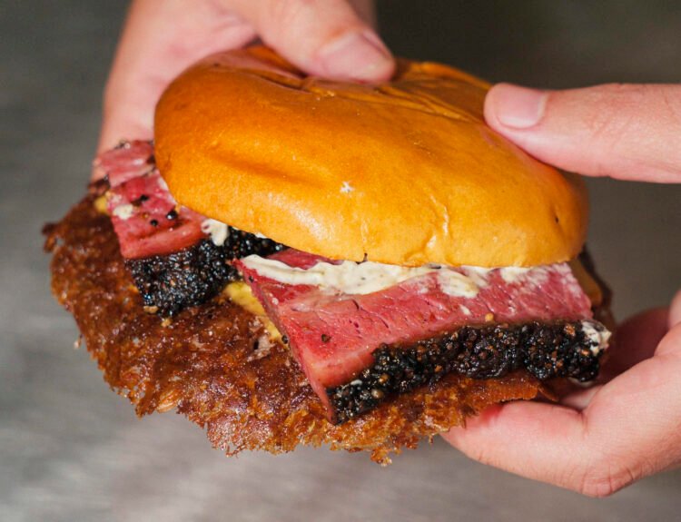 Street Smash Burgers: il Pastrami Burger in Italia