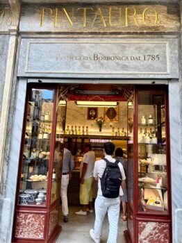 Pasticceria-Pintauro-il-gusto-autentico-della-tradizione-napoletana-262x350 Pasticceria Pintauro: il gusto autentico della tradizione napoletana