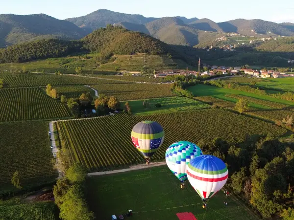Festival del Franciacorta 2026, a Villa Franciacorta un weekend tra mongolfiera, degustazioni e Wine Garden