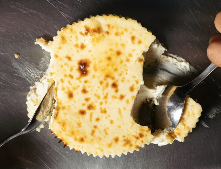 Basque Cheesecake, la nuova tentazione di Street Smash Burgers arriva anche in Italia