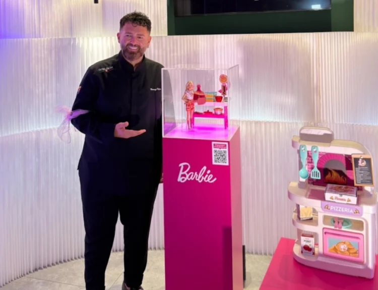 Barbie e Vincenzo Capuano: la pizza napoletana diventa un gioco da vivere in famiglia