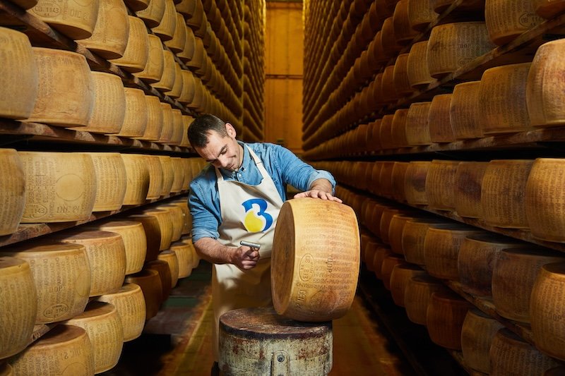 Bontiamo1-1 Bontiamo punta sul Parmigiano Reggiano: nuovo caseificio e premio agli allevatori