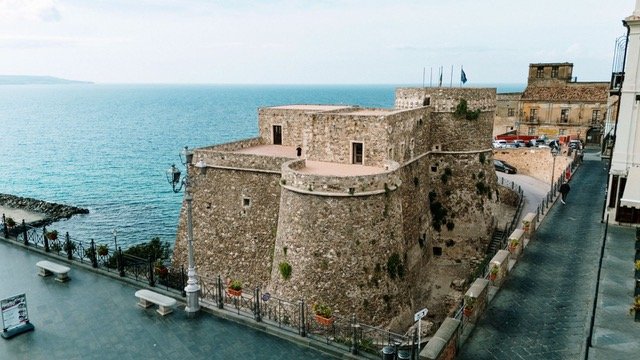 Castello-di-Murat-Pizzo-Calabro Costa degli Dei, verso la prima DOC del Vibonese nel 2027